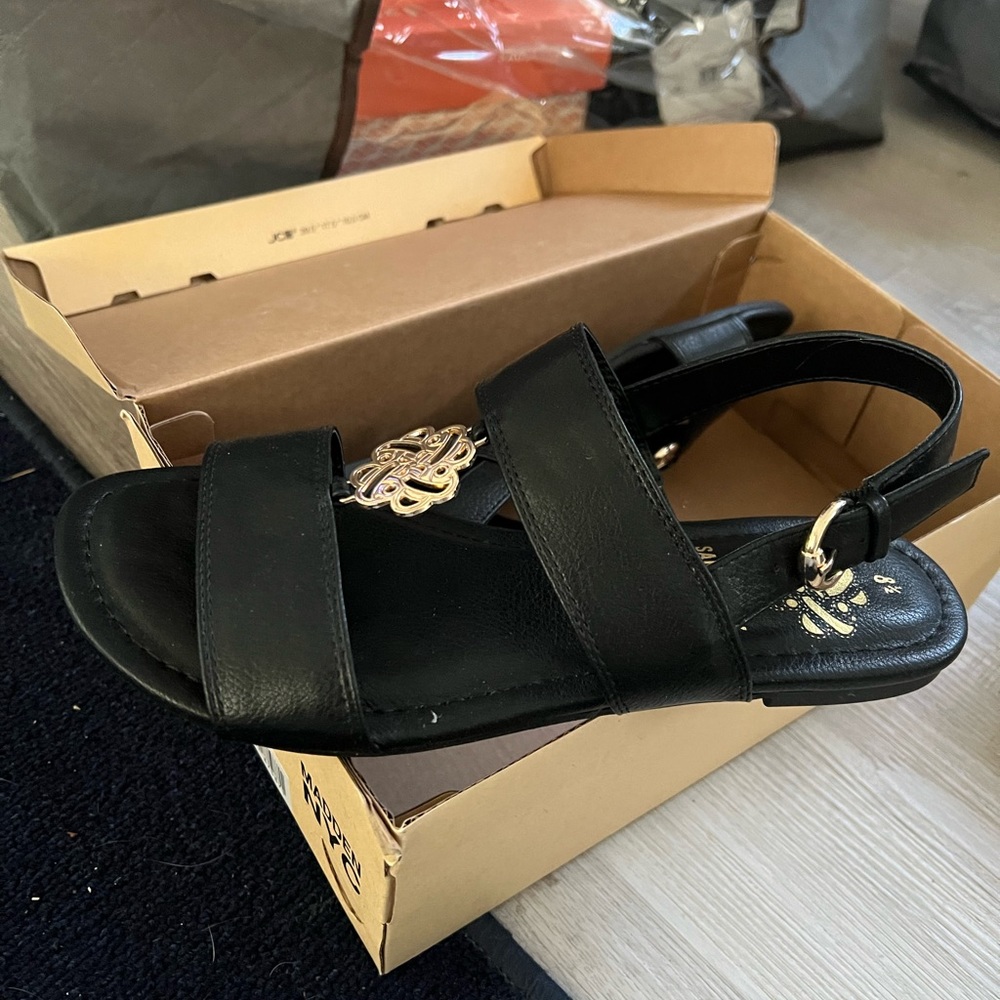 New with tags NWT Sam & Libby sandals black gold 8.5 - Picture 2 of 3